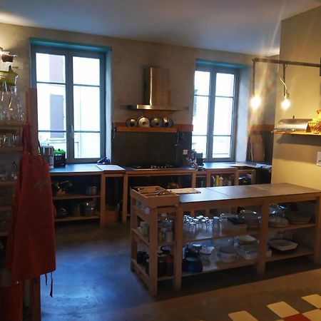 סן-אטיין La Maison Rouge - Backpacker Hostel מראה חיצוני תמונה