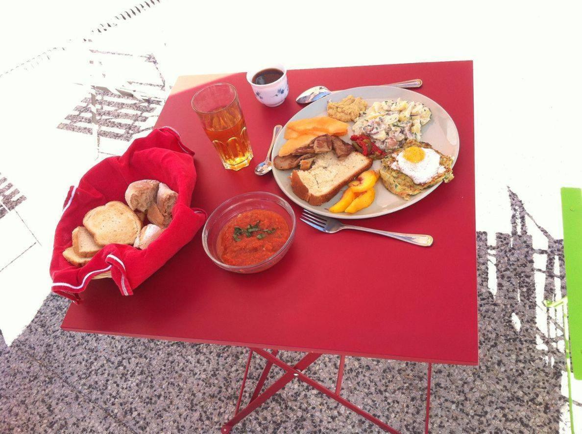 סן-אטיין La Maison Rouge - Backpacker Hostel מראה חיצוני תמונה
