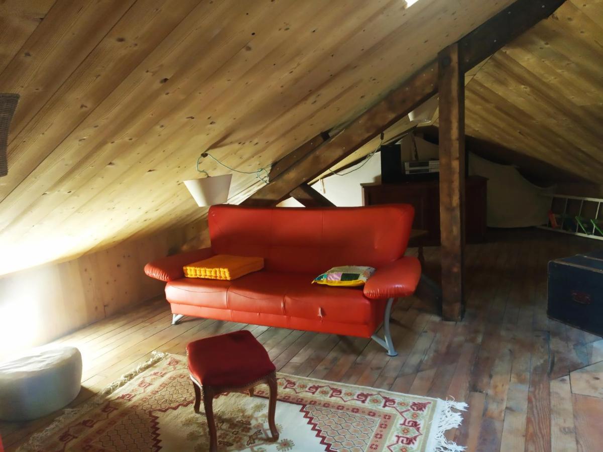 סן-אטיין La Maison Rouge - Backpacker Hostel מראה חיצוני תמונה
