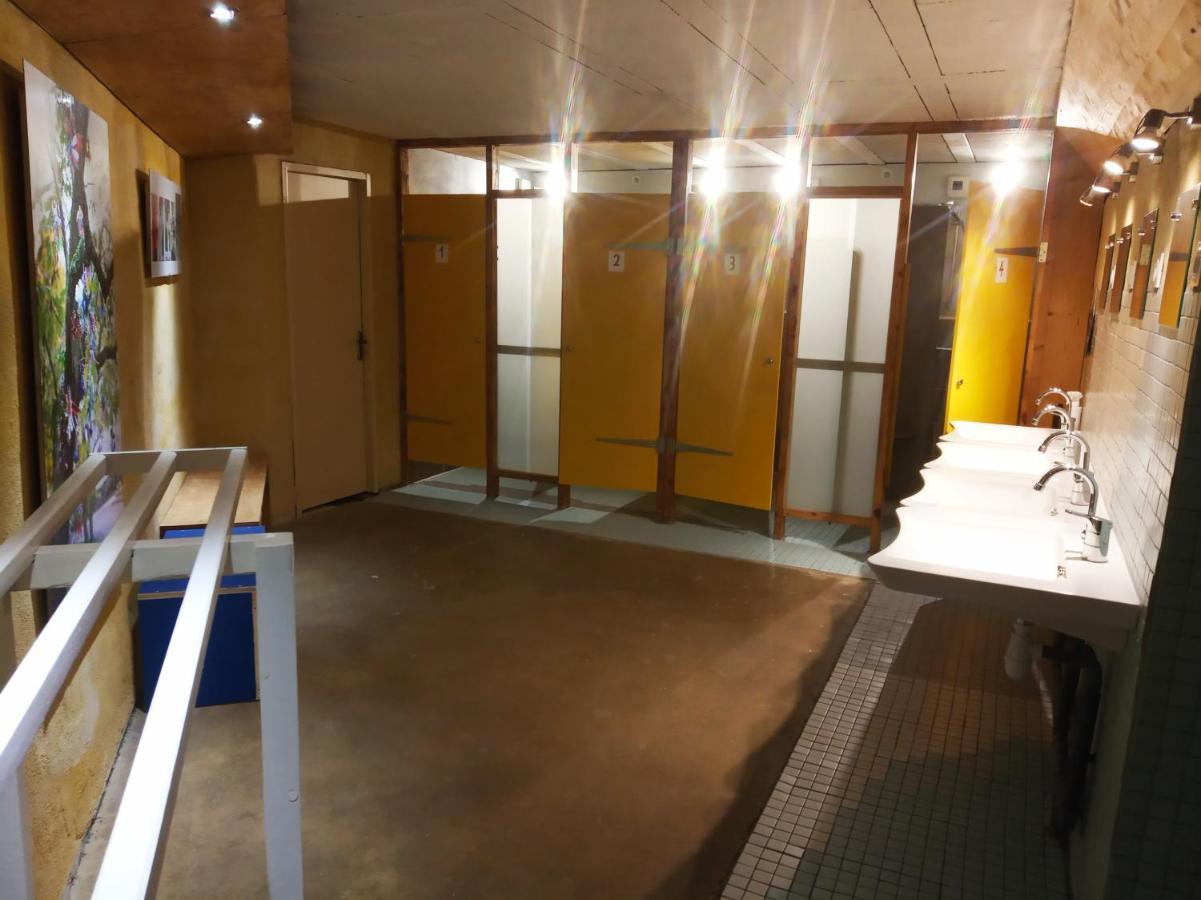 סן-אטיין La Maison Rouge - Backpacker Hostel מראה חיצוני תמונה